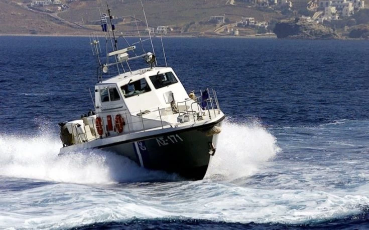 Εντοπισμός αλλοδαπών και σύλληψη του διακινητή τους σε θαλάσσια περιοχή ανατολικά της Σύμης